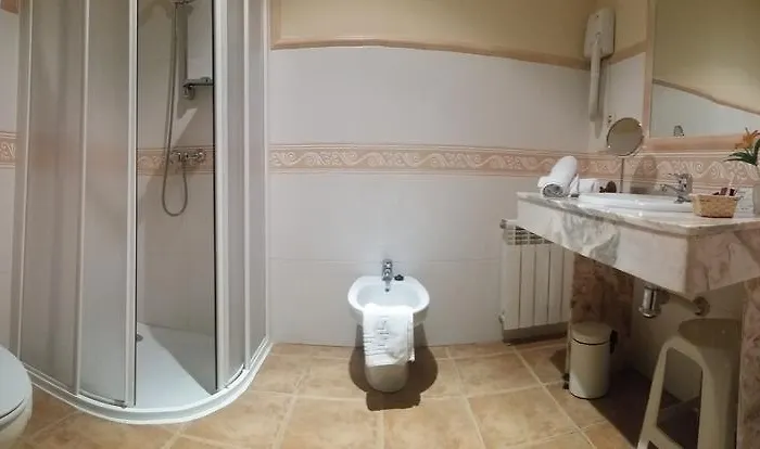 Hotel Rural La Casa Cheles